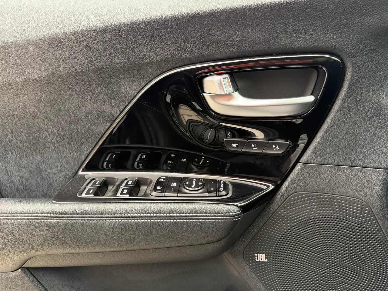 Kia Niro - фото 24