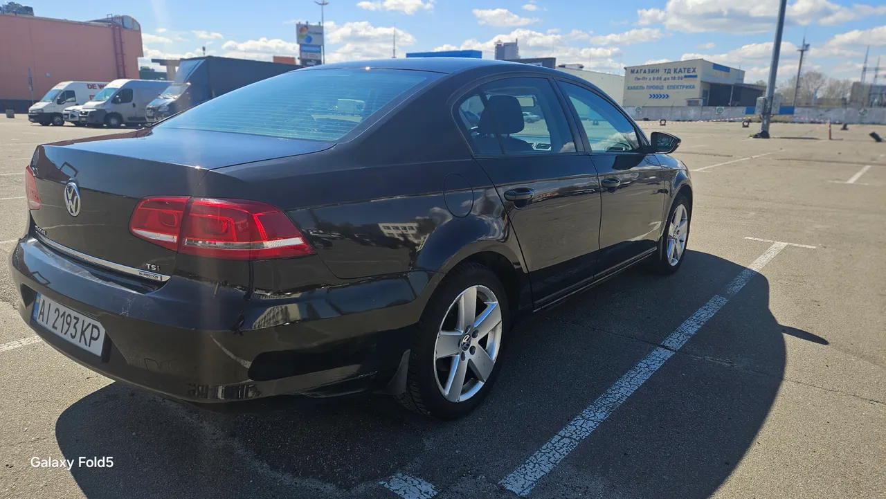 Volkswagen Passat - фото 4