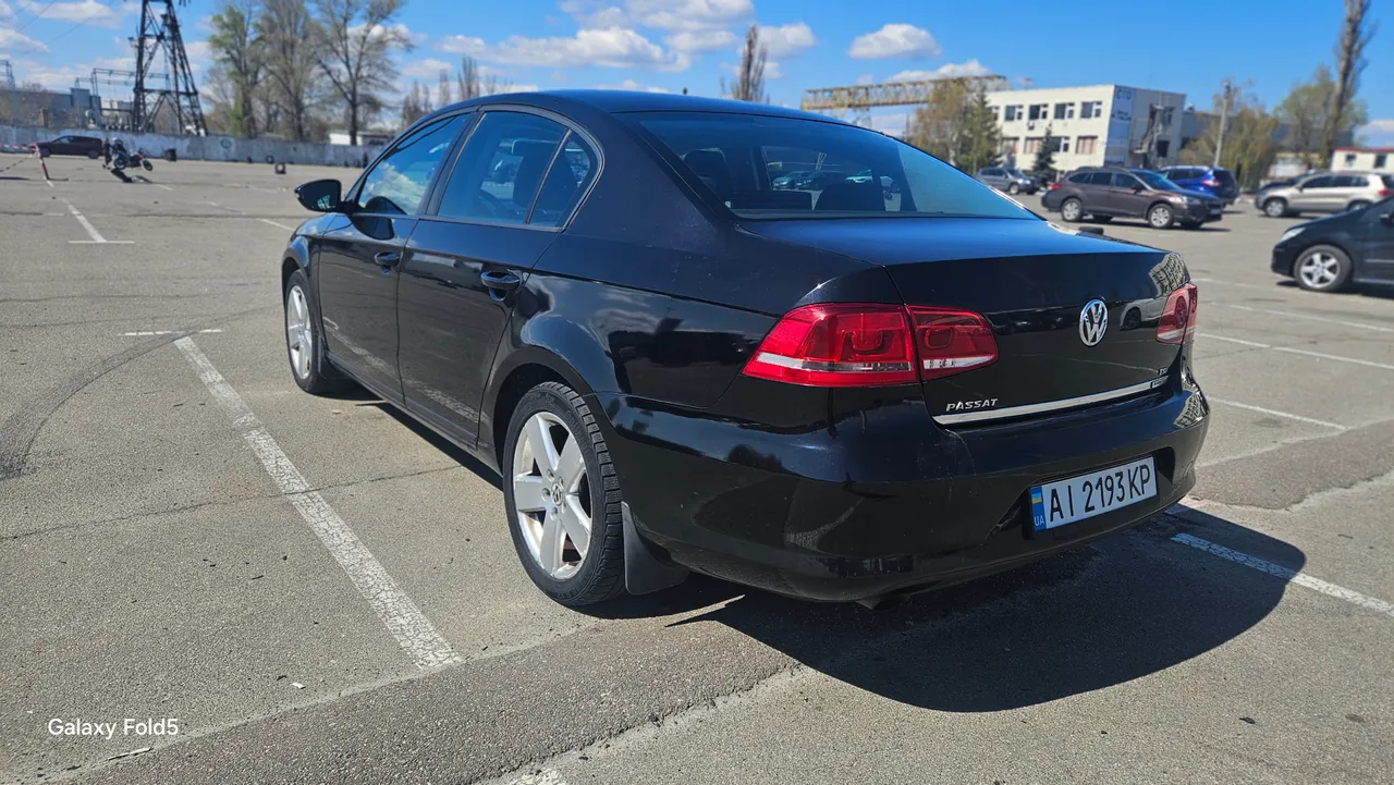 Volkswagen Passat - фото 6