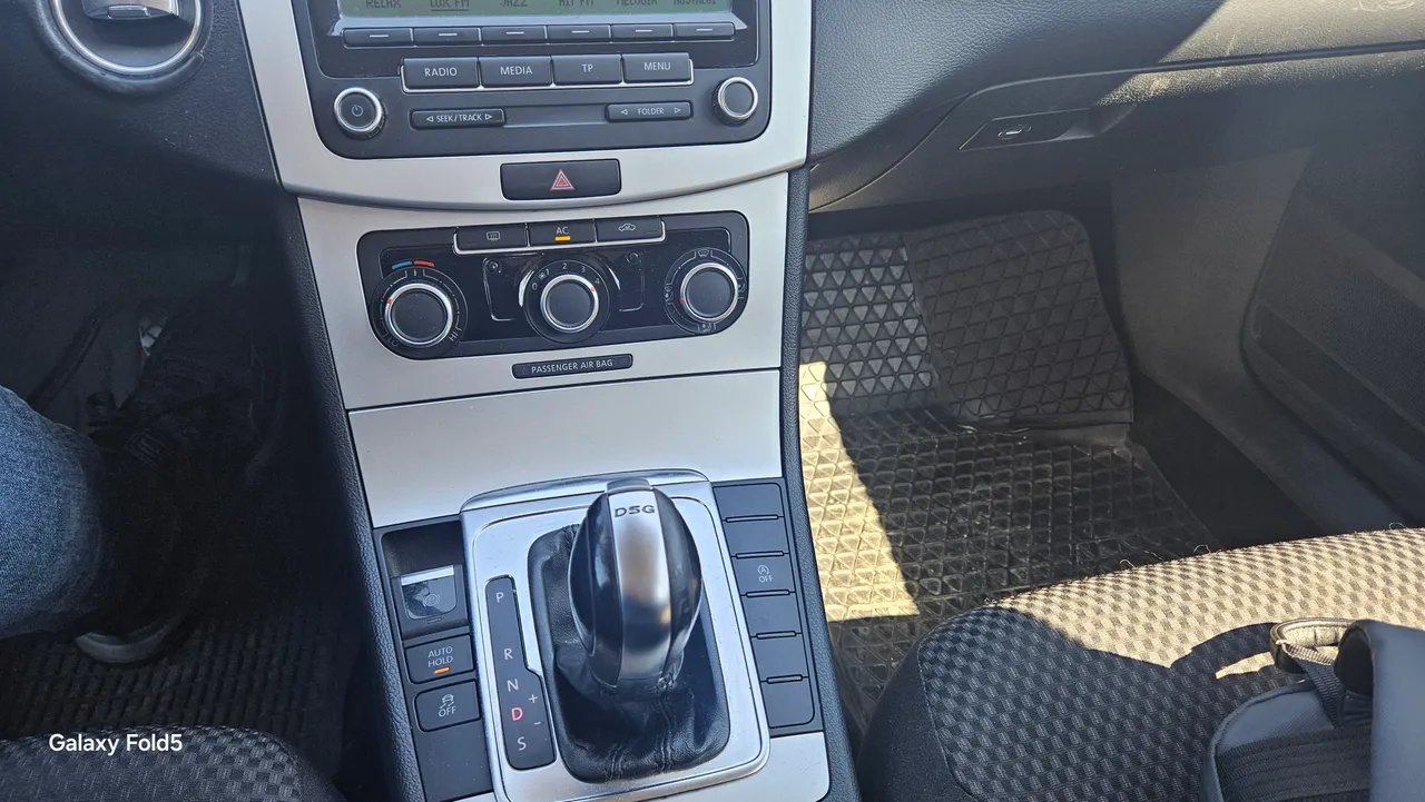 Volkswagen Passat - фото 8