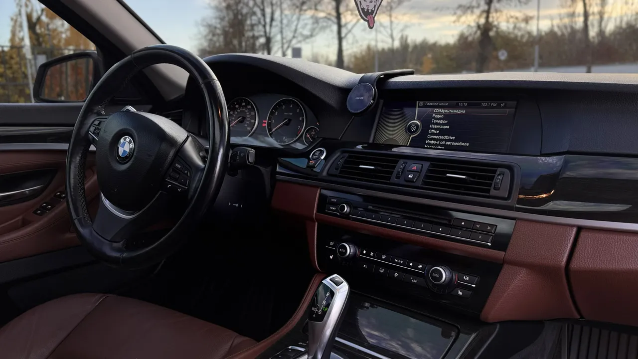 BMW 5 серії - фото 9