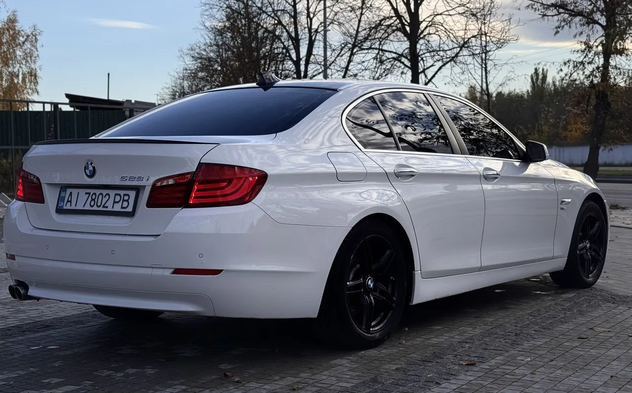 BMW 5 серії - фото 1