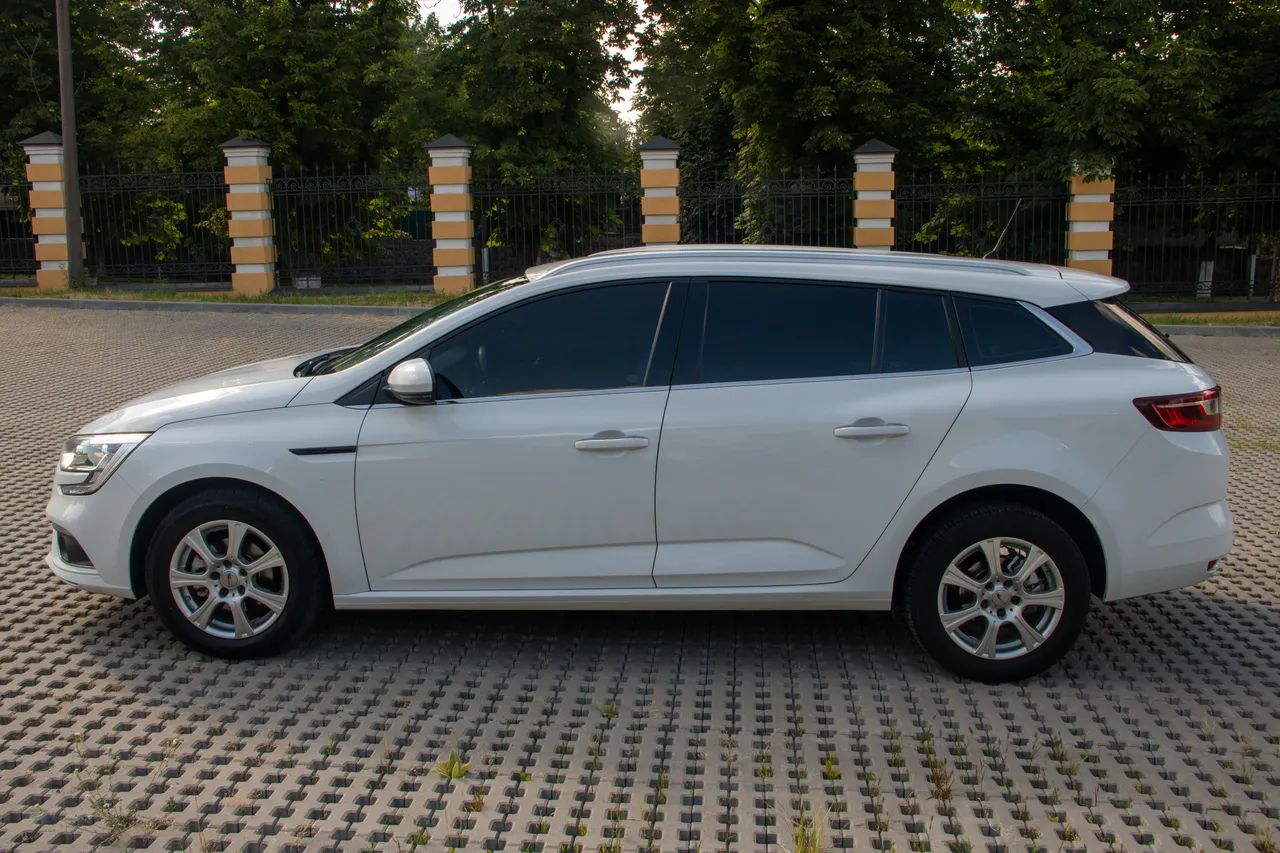 Renault Megane - фото 2