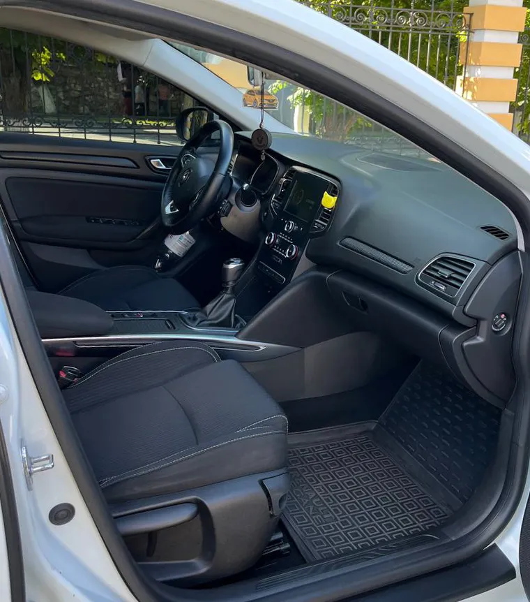 Renault Megane - фото 6