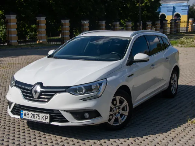 Renault Megane - фото 1