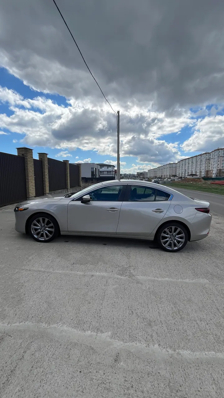 Mazda 3 - фото 5