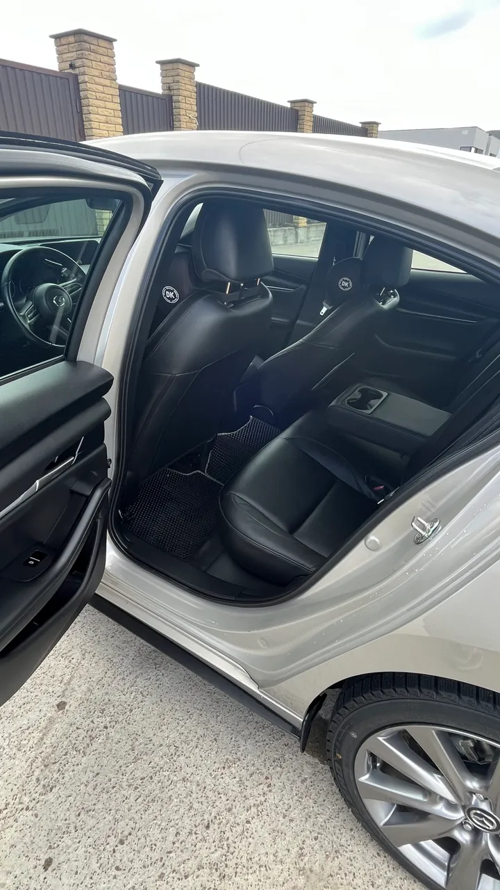 Mazda 3 - фото 17