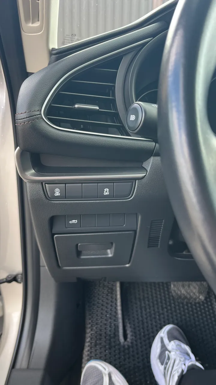 Mazda 3 - фото 10