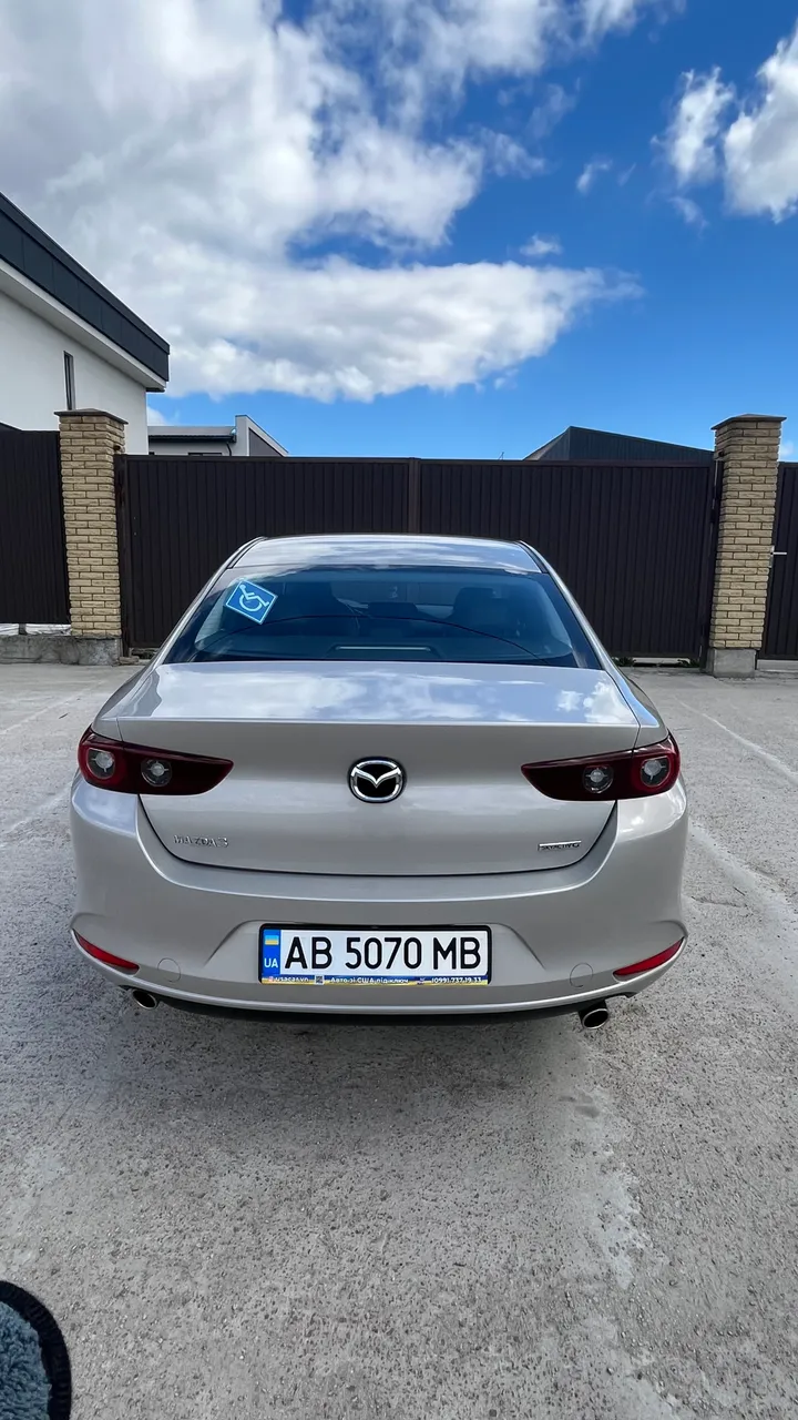 Mazda 3 - фото 3
