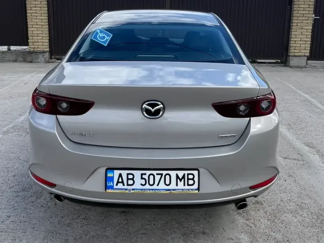 Mazda 3 - фото 3
