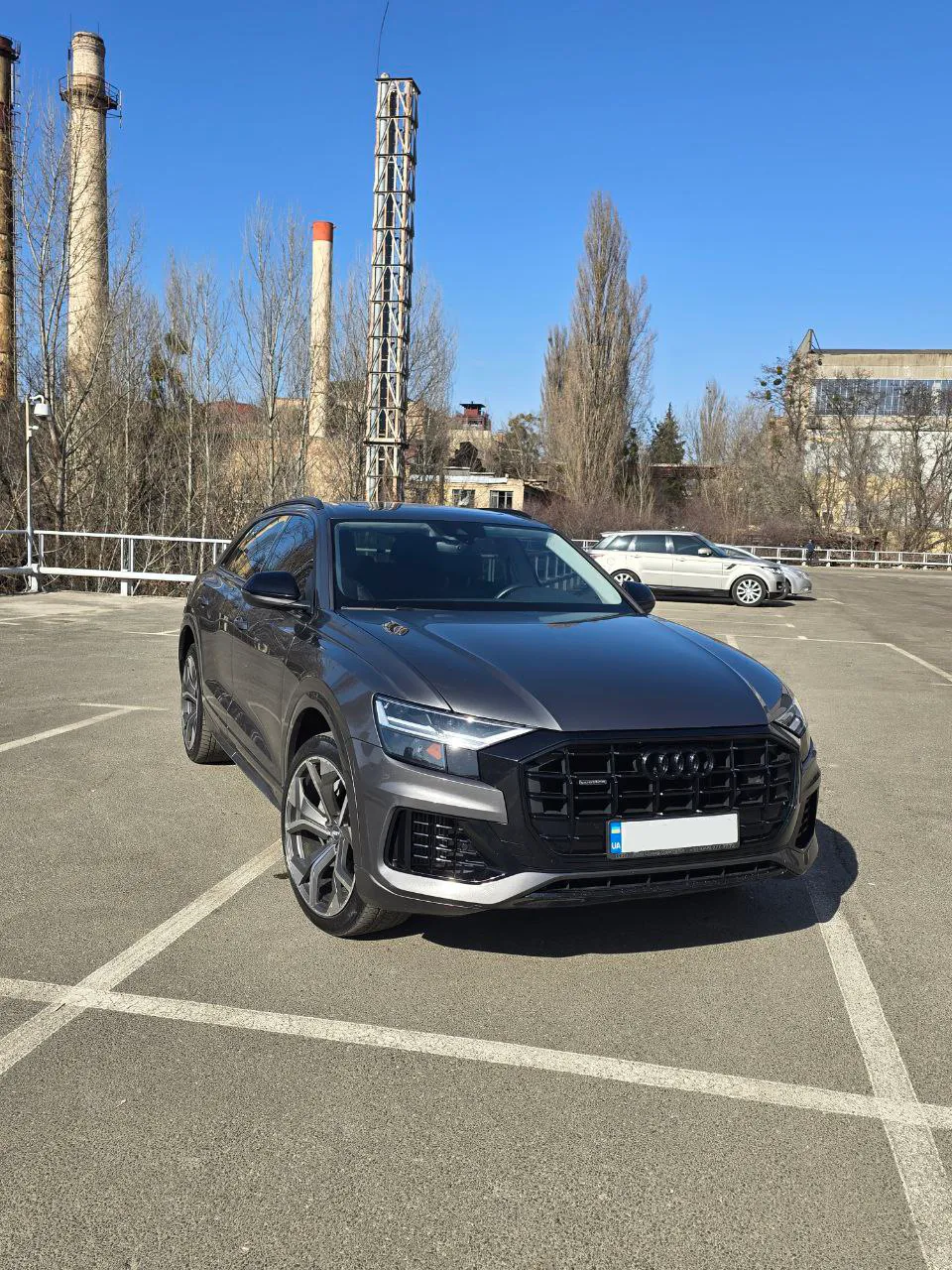 Audi Q8 - фото 1