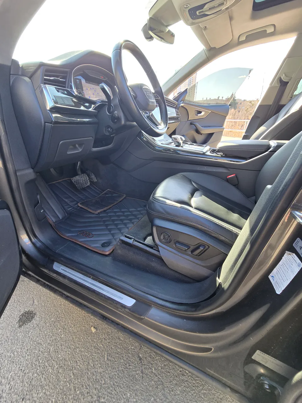 Audi Q8 - фото 10