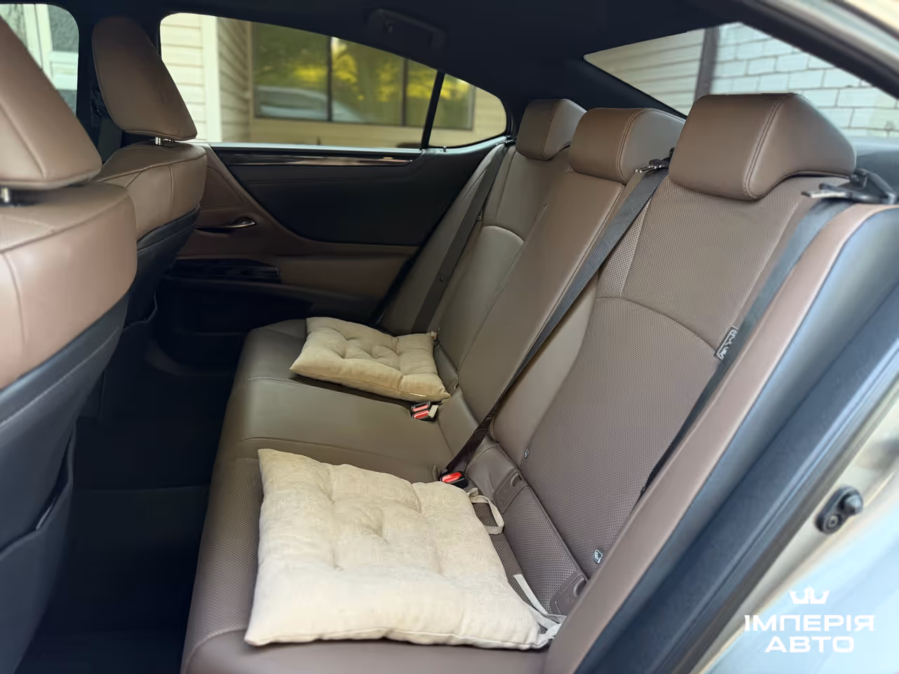 Lexus ES - фото 11