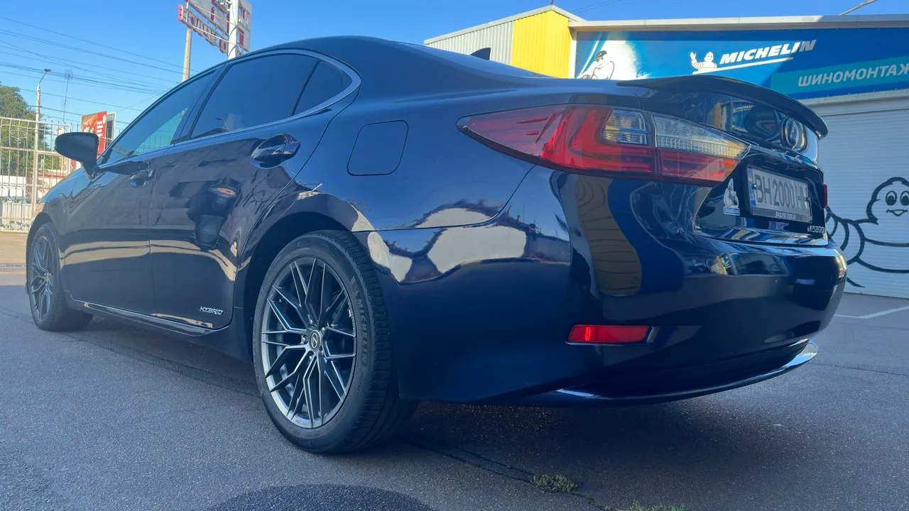 Lexus ES - фото 7
