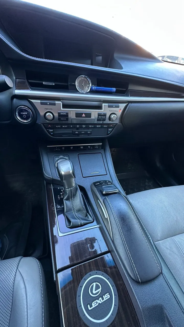 Lexus ES - фото 10