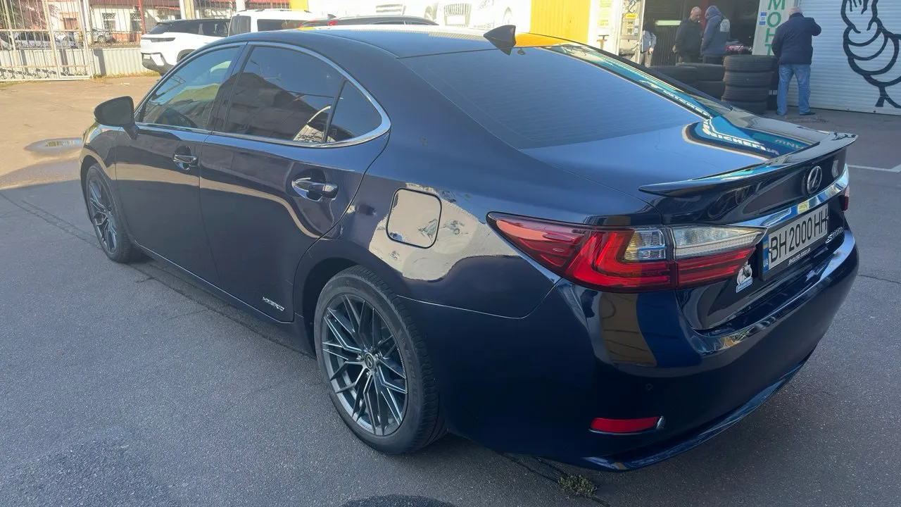 Lexus ES - фото 2