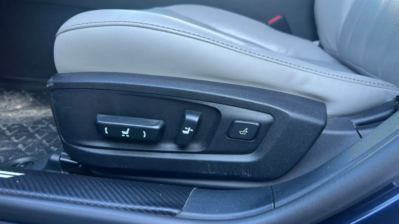 Lexus ES - фото 13