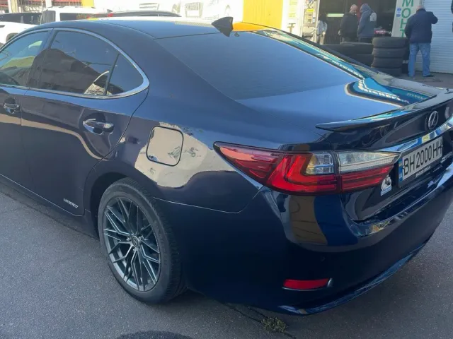 Lexus ES - фото 2