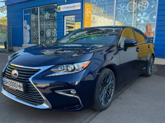 Lexus ES - фото 1