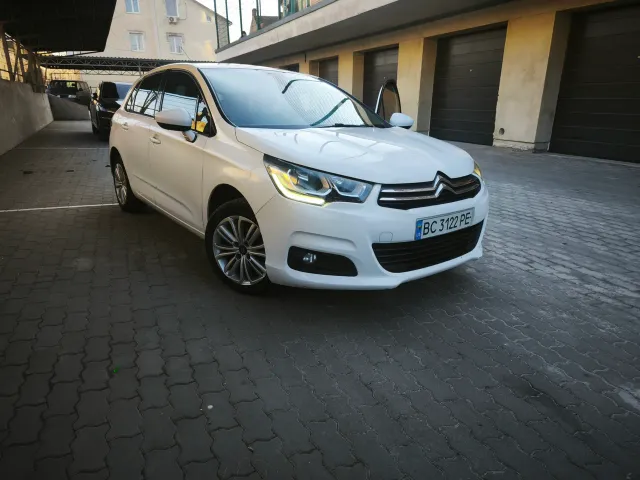 Citroen C4 - фото 1