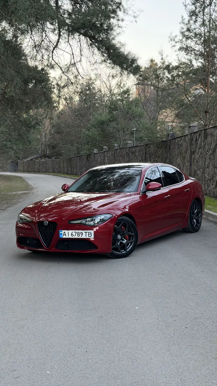 Alfa Romeo Giulia - фото 1