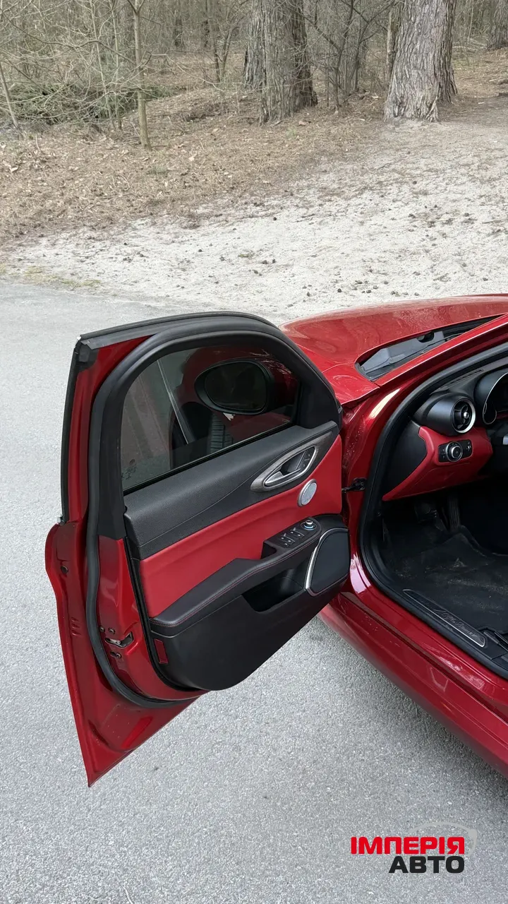Alfa Romeo Giulia - фото 14