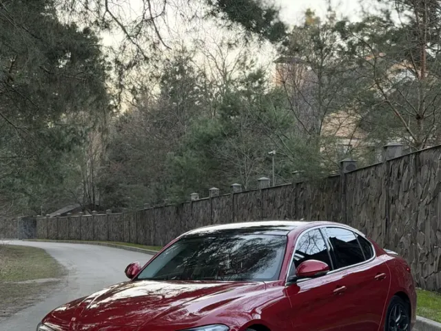 Alfa Romeo Giulia - фото 1