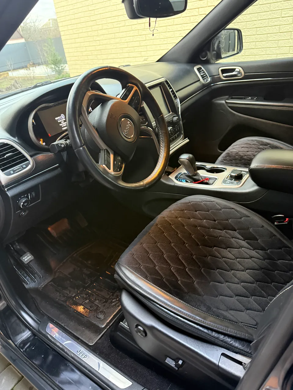 Jeep Grand Cherokee - фото 4