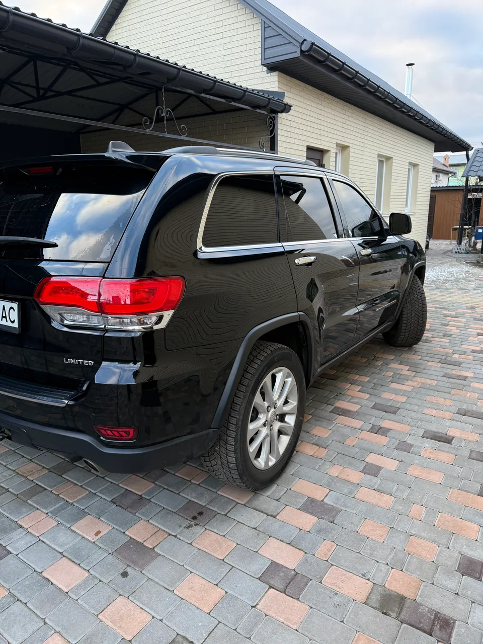 Jeep Grand Cherokee - фото 16