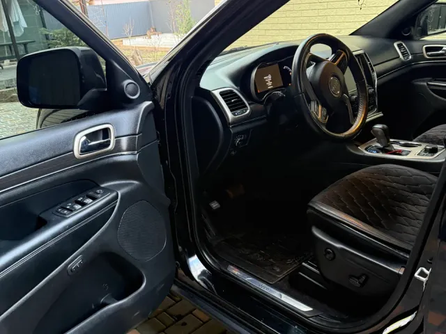 Jeep Grand Cherokee - фото 3