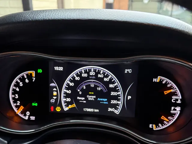 Jeep Grand Cherokee - фото 2