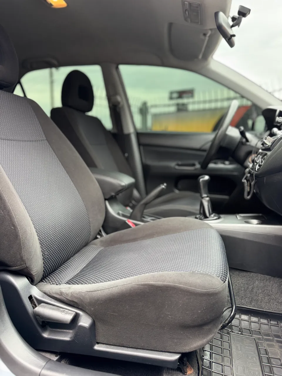 Mitsubishi Lancer - фото 16