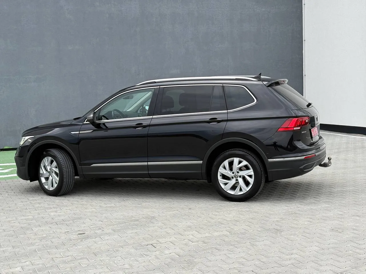 Volkswagen Tiguan - фото 9