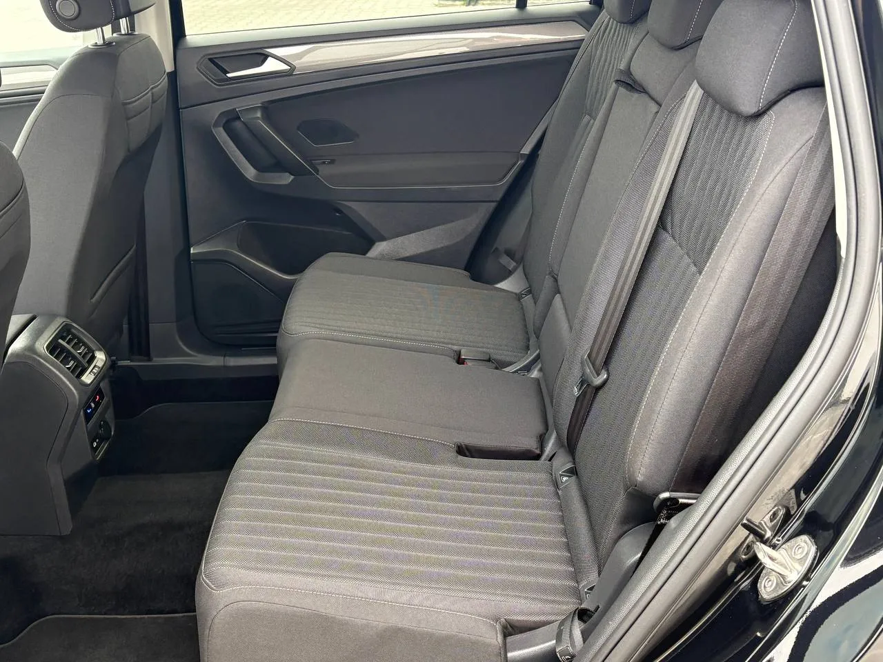 Volkswagen Tiguan - фото 15