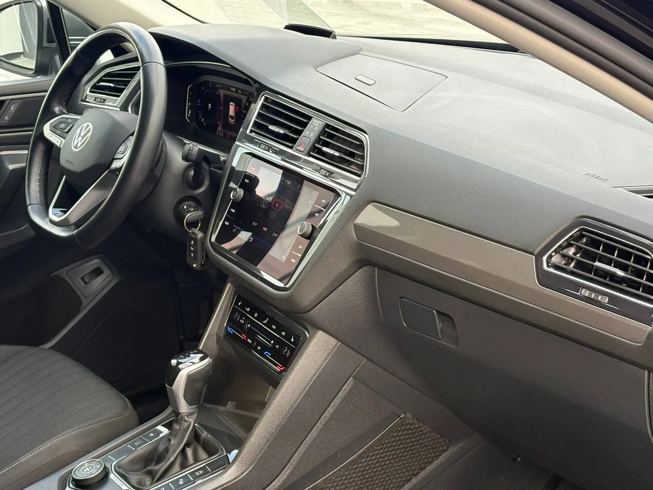 Volkswagen Tiguan - фото 27