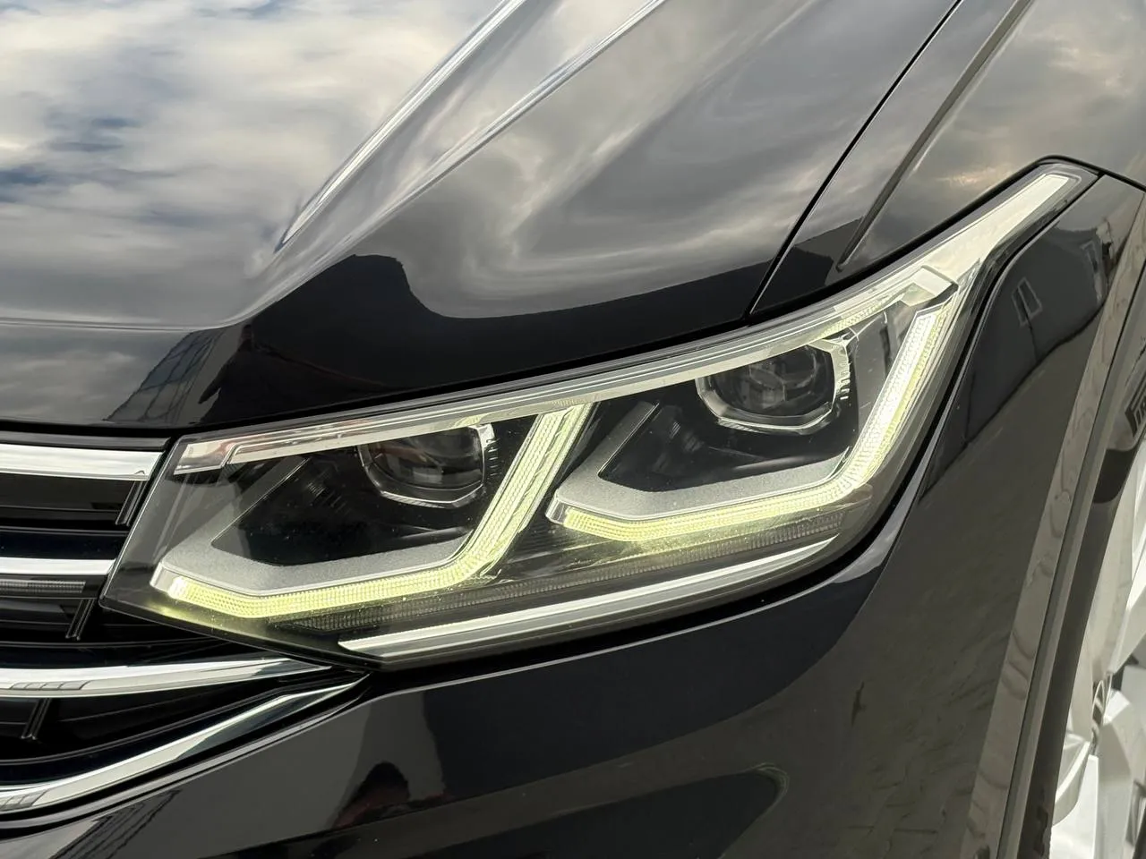 Volkswagen Tiguan - фото 11