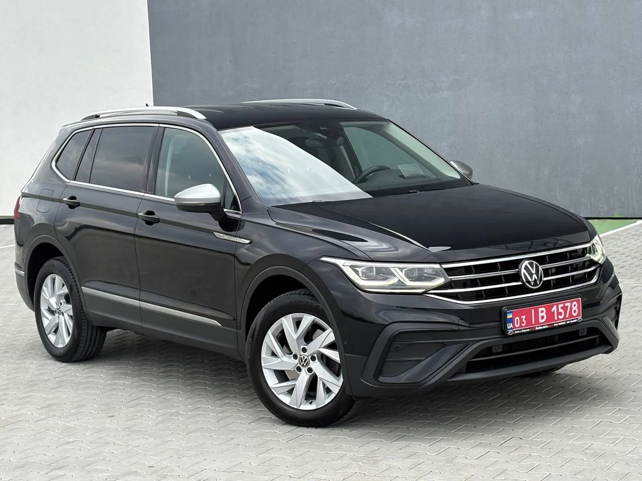 Volkswagen Tiguan - фото 6