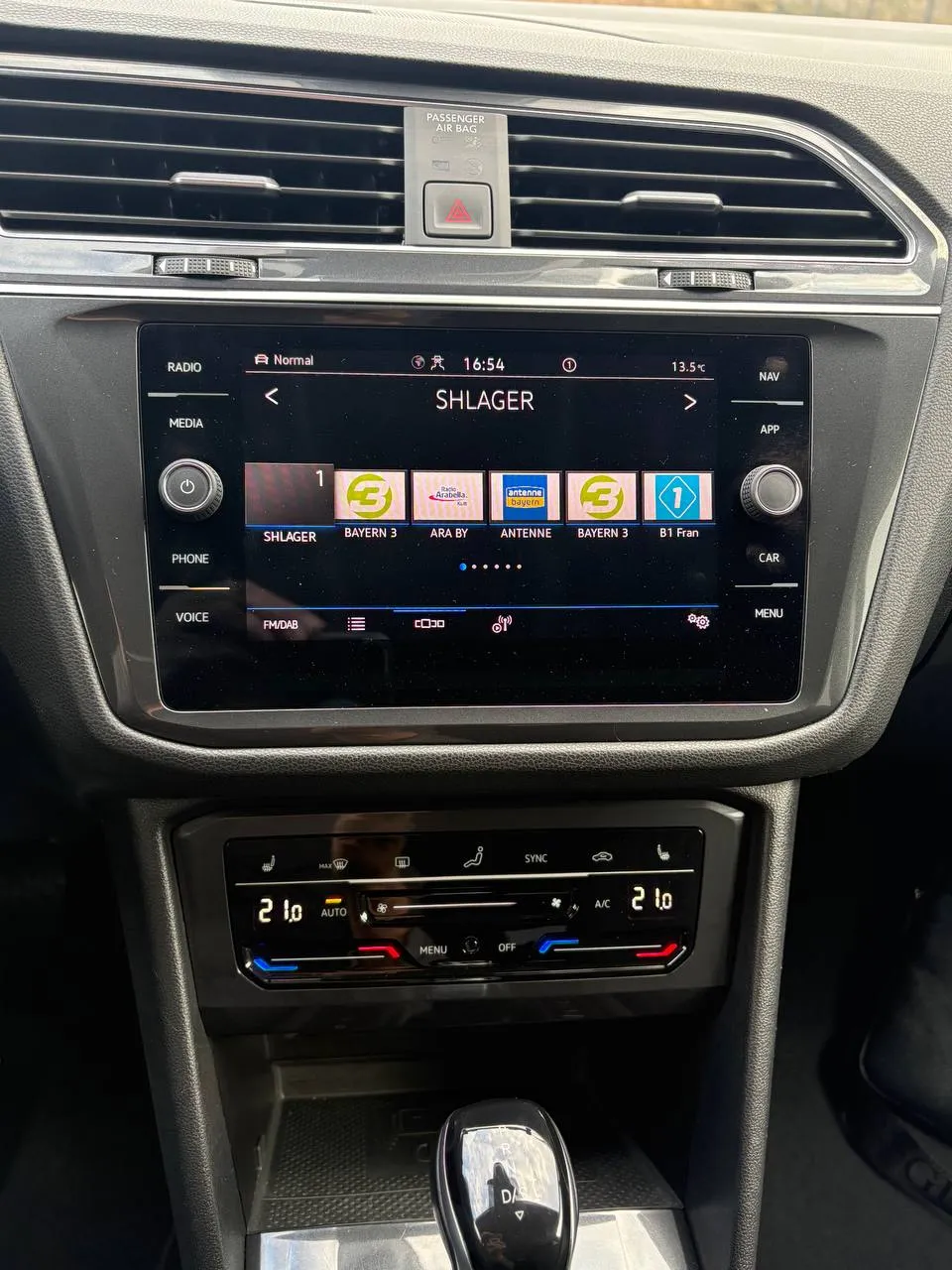 Volkswagen Tiguan - фото 18