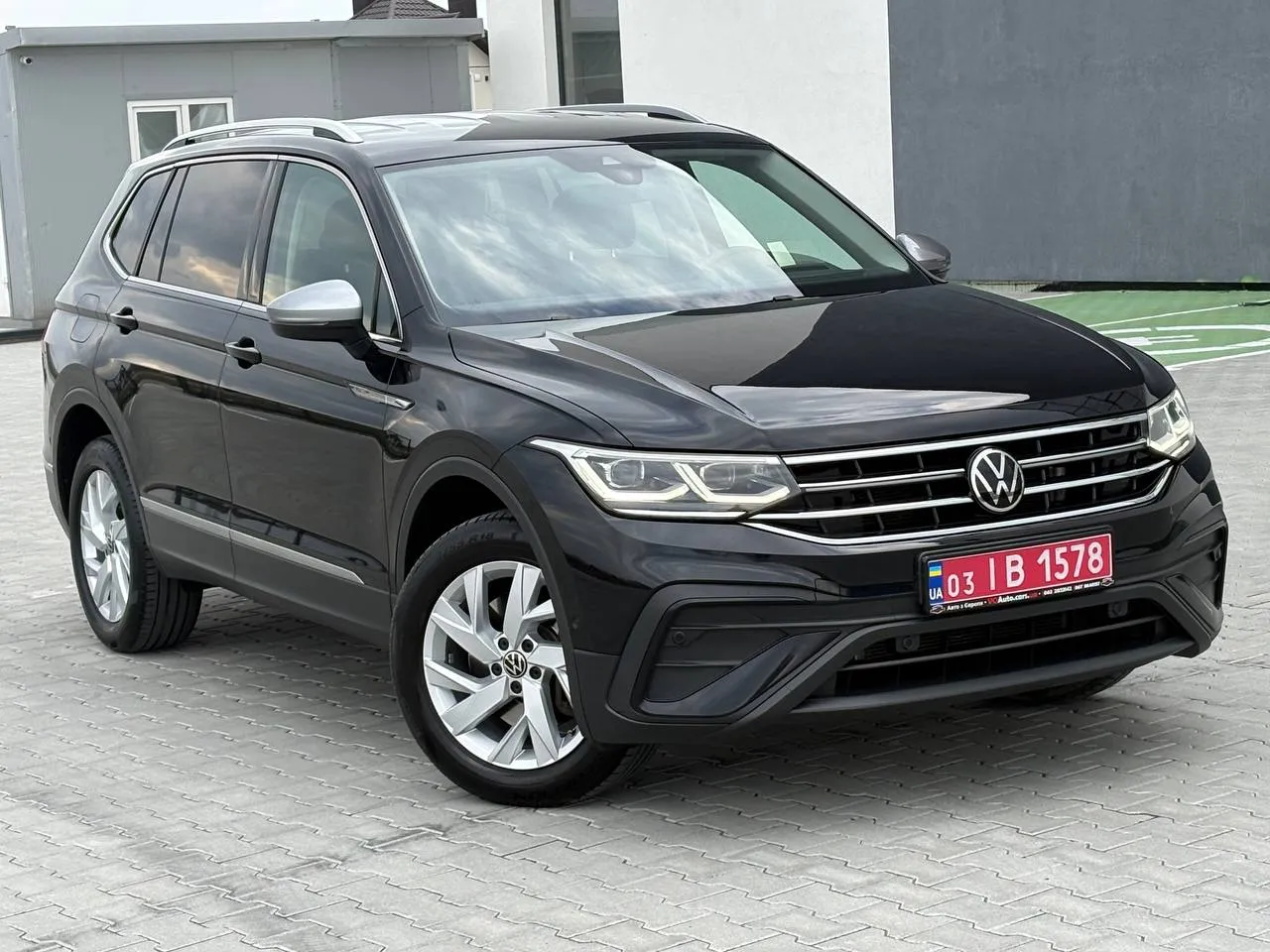 Volkswagen Tiguan - фото 4