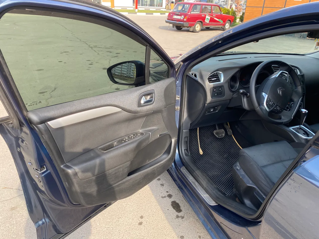 Citroen C4 - фото 8