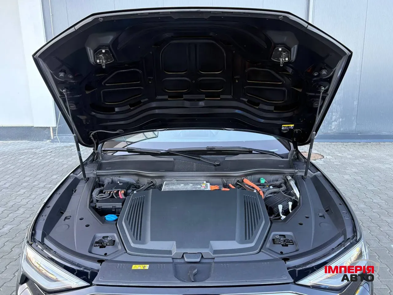 Audi e-tron S - фото 38