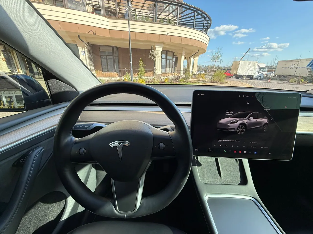 Tesla Model Y - фото 14