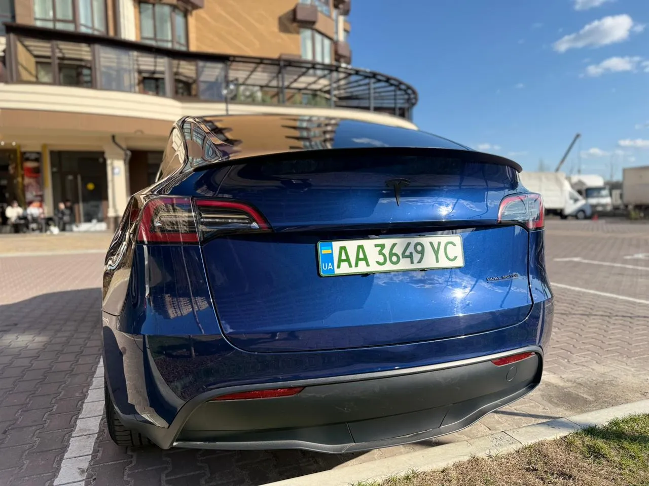 Tesla Model Y - фото 9