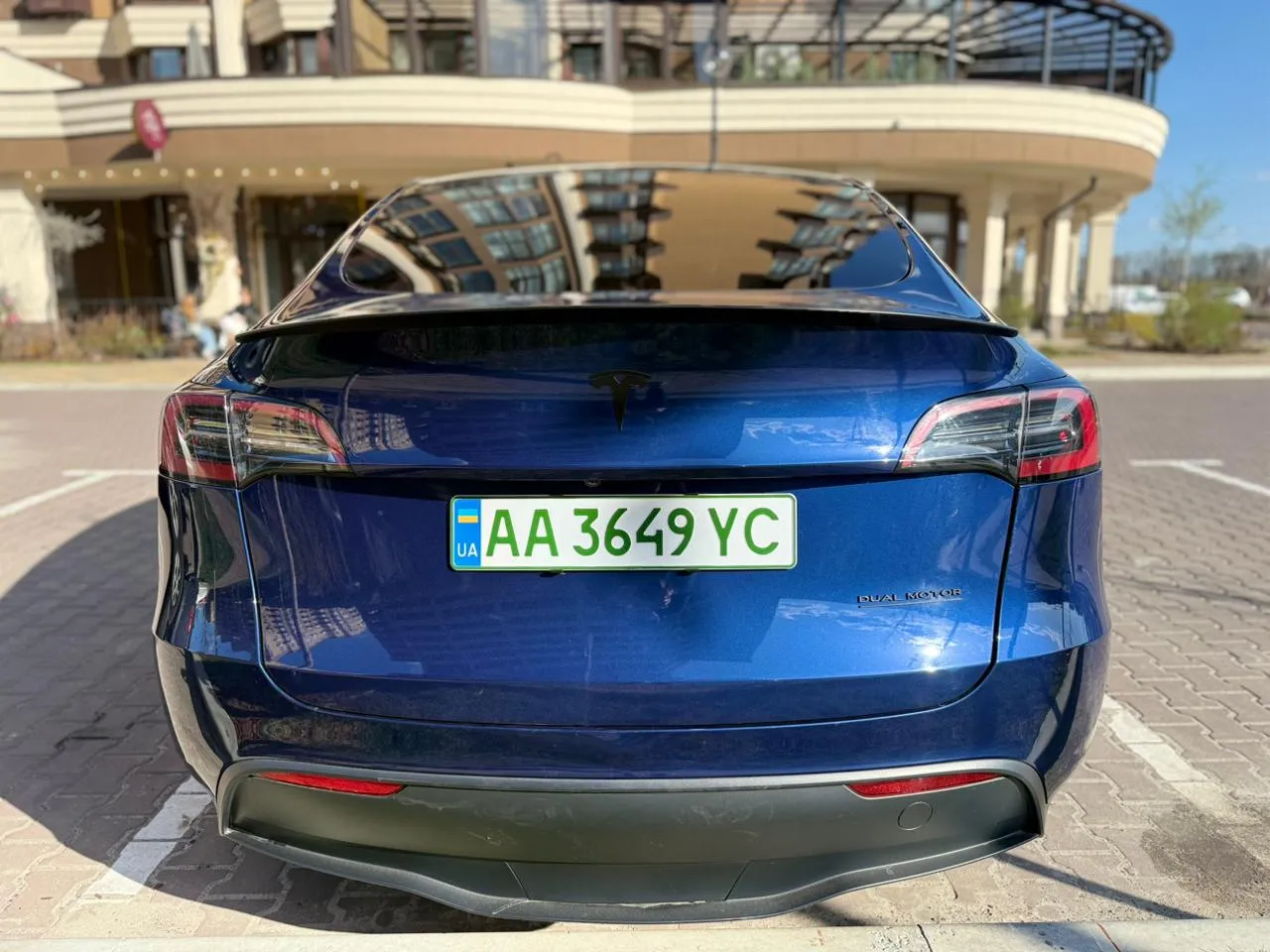 Tesla Model Y - фото 10