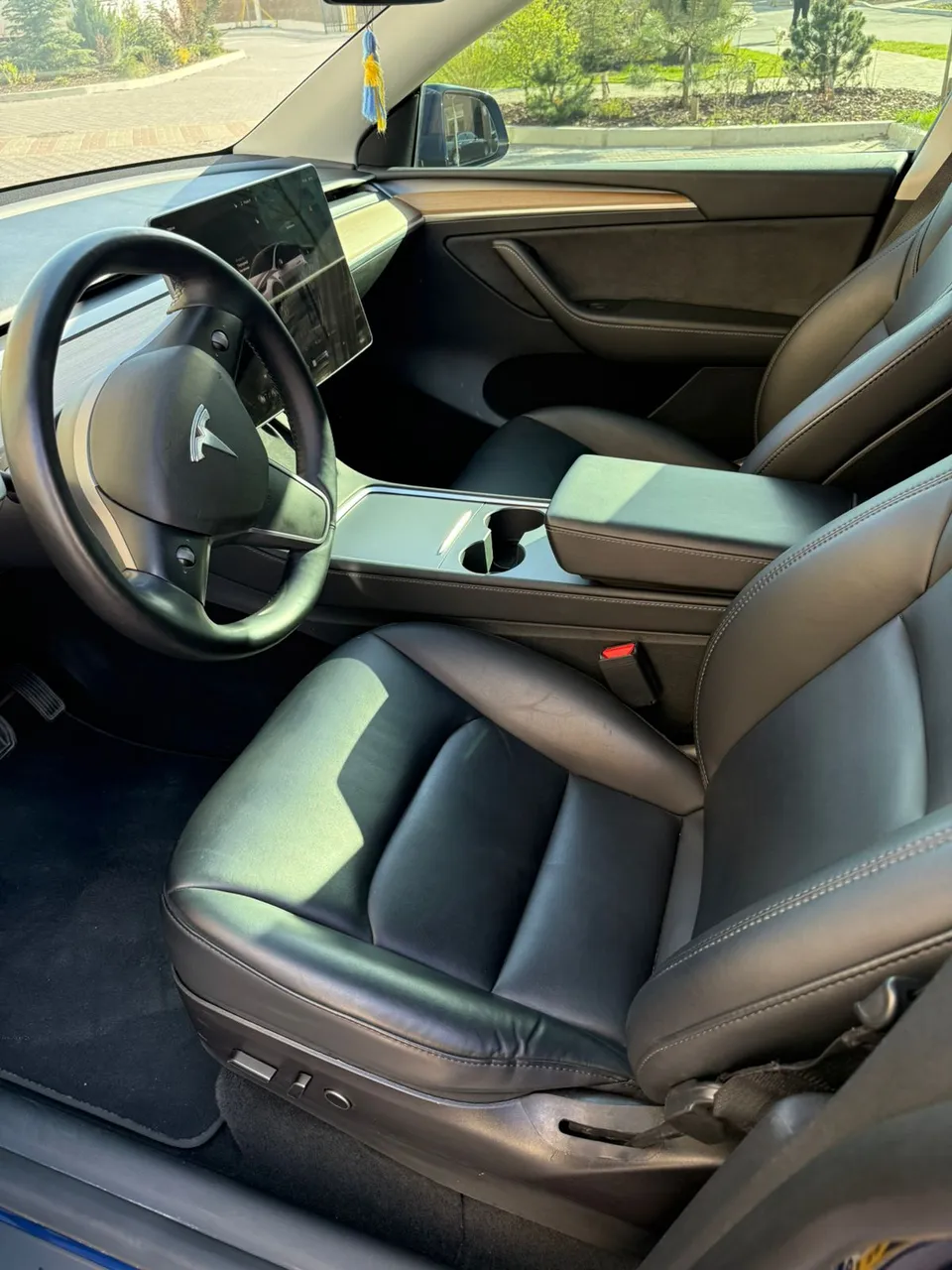 Tesla Model Y - фото 18