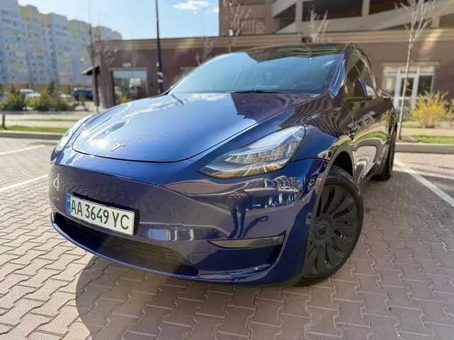 Tesla Model Y - фото 1
