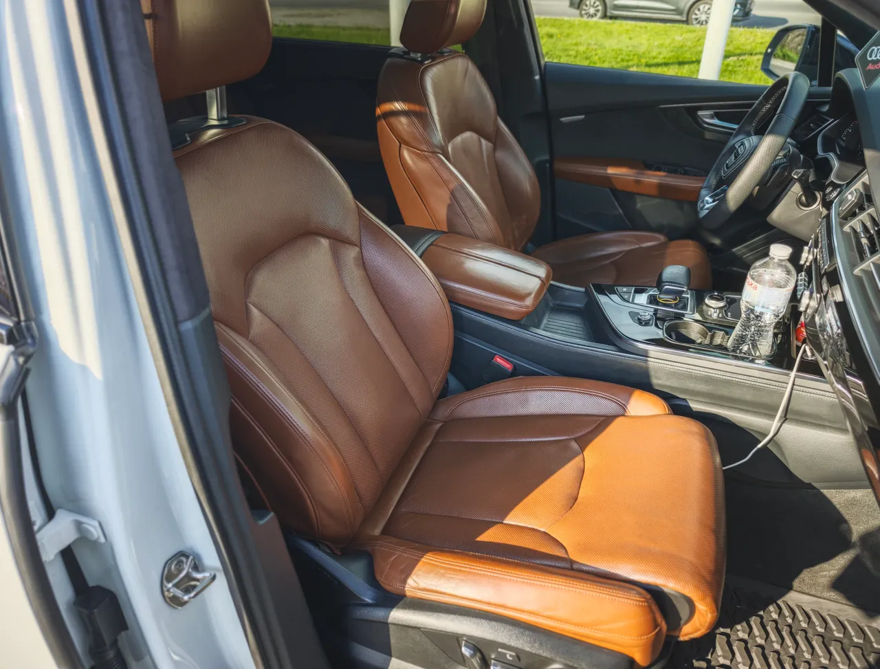 Audi Q7 - фото 24