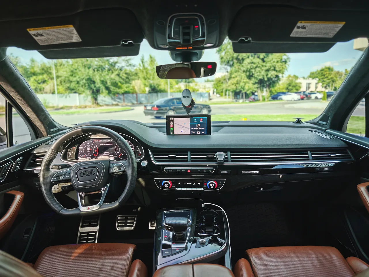 Audi Q7 - фото 18