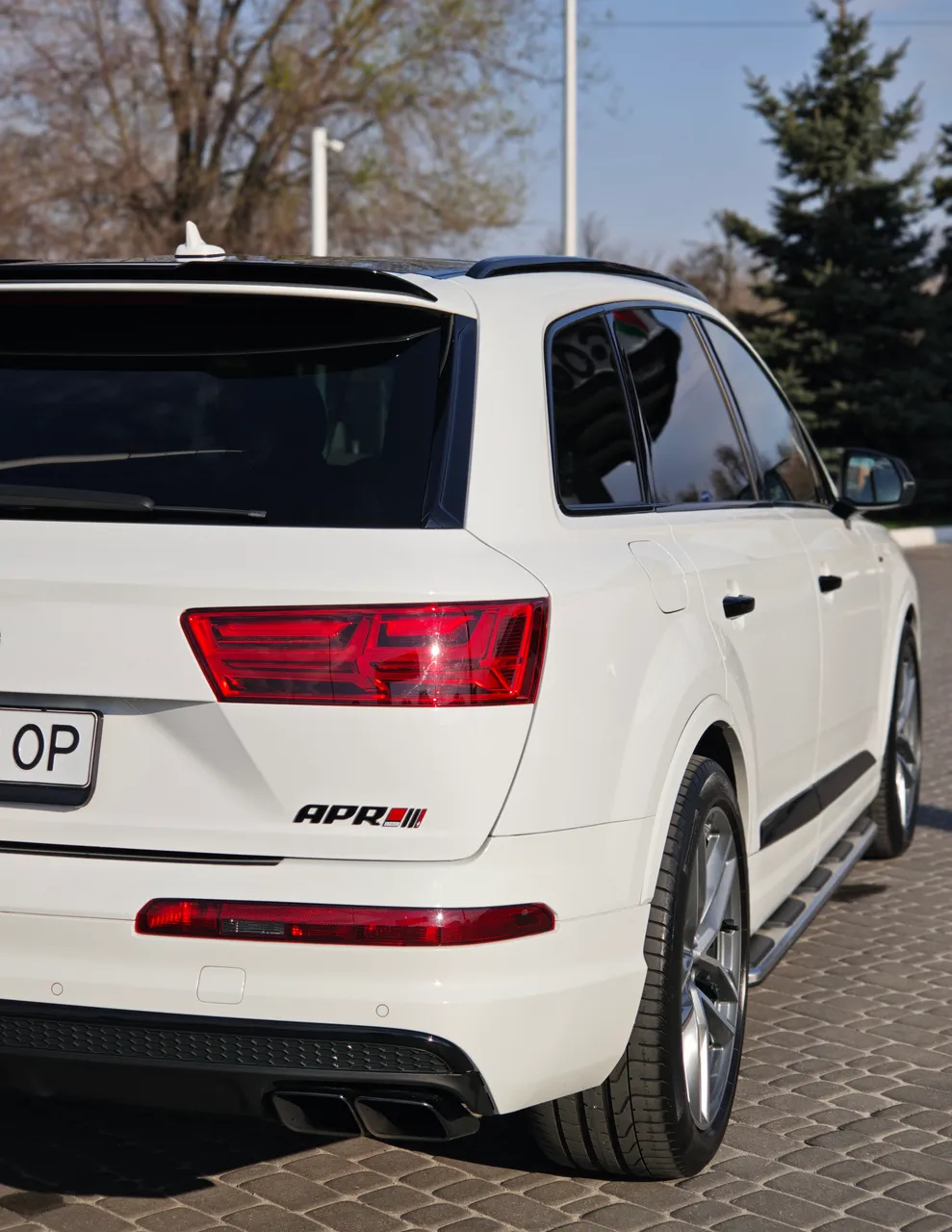 Audi Q7 - фото 9