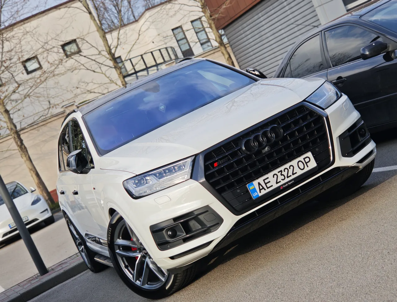 Audi Q7 - фото 1